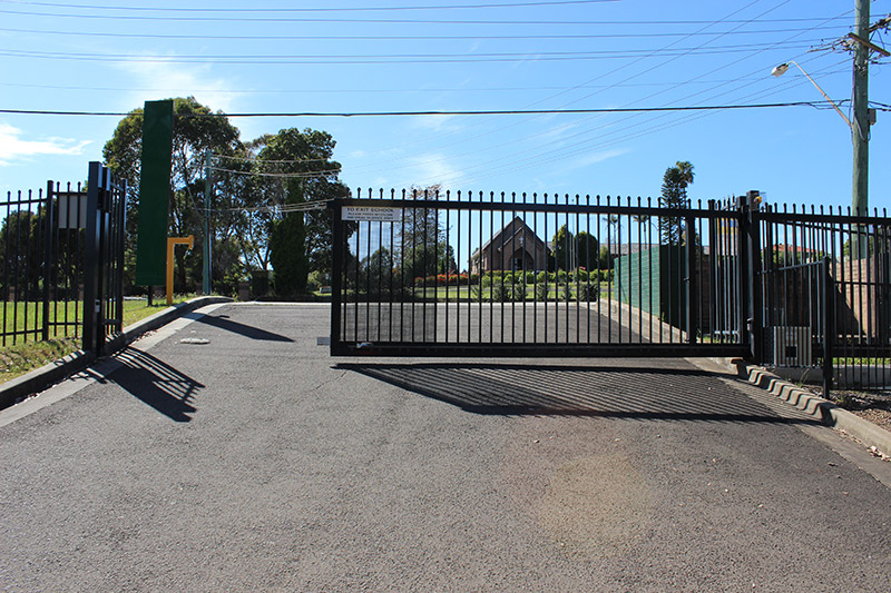 Boston Security Services_NSW_cantilever gate 1