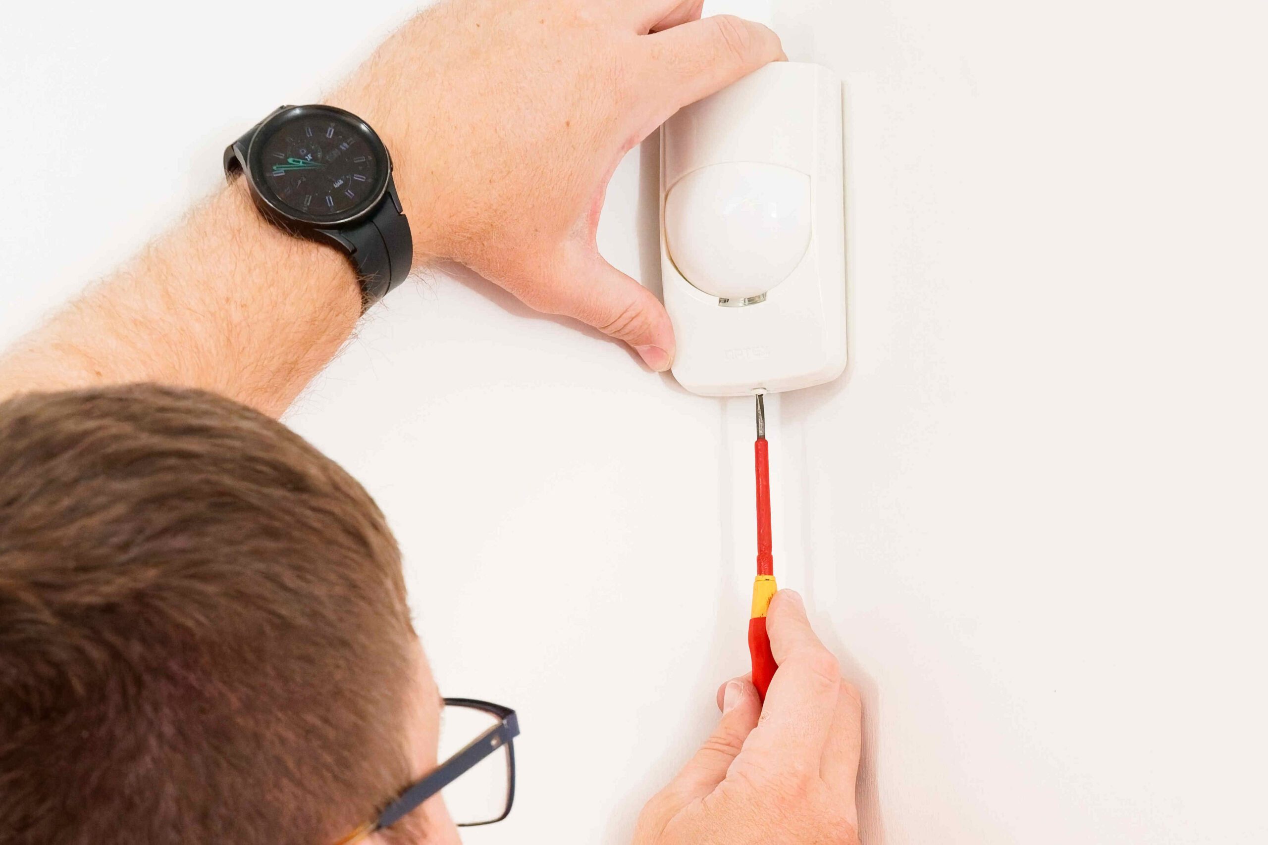 boston security services_Alarm PIR Installation